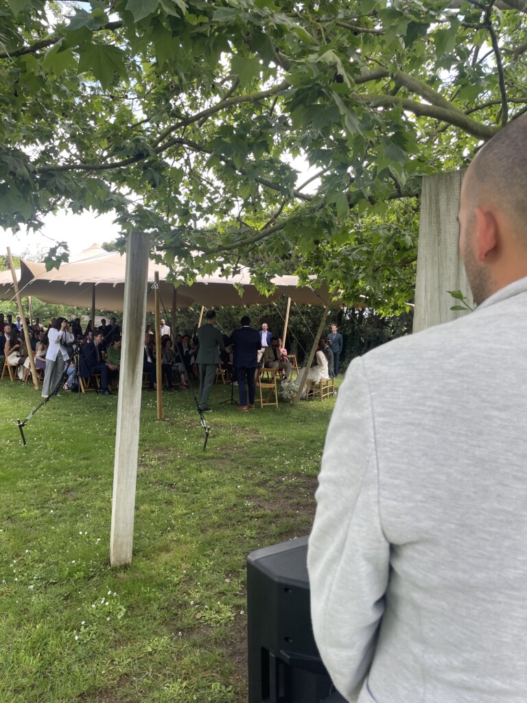 DJ para bodas en Girona con equipo de sonido profesional